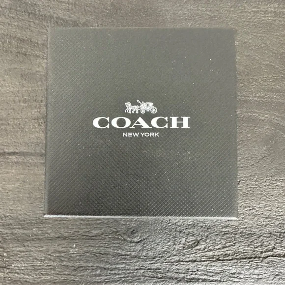 Coach Women’s Perry Watch – Multicolor Canvas Strap – 36mm - Picture 6 of 6